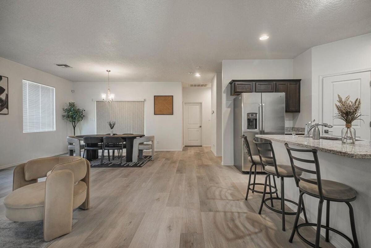 Modern Home 3Br Next To Airport & Netflix ألباكركي المظهر الخارجي الصورة